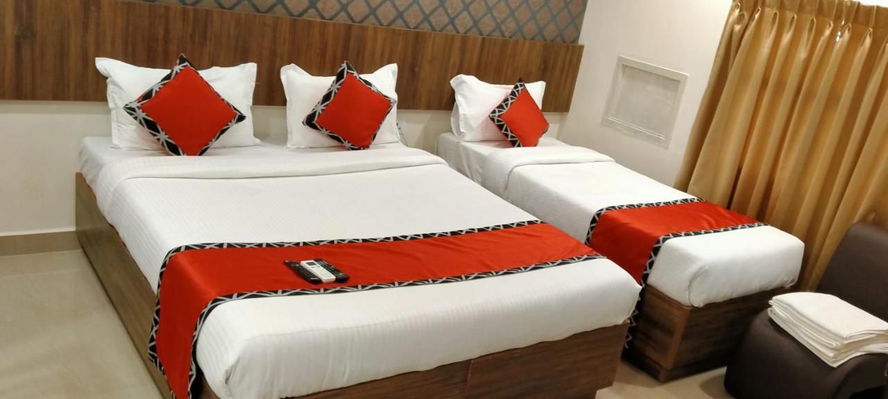 Deluxe Room,1648995993:JPEG